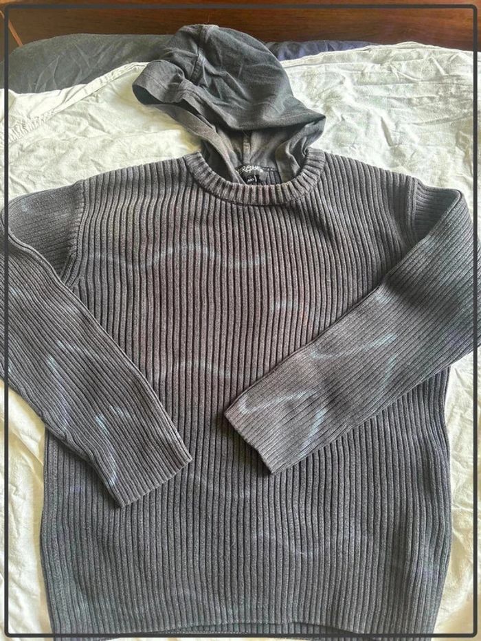 Pull à capuche taille 12ans marque overgame