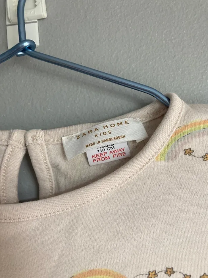 Pyjama fille deux pièces Zara Home 5 ans – Motif arc-en-ciel et étoiles – Excellent état - photo numéro 2