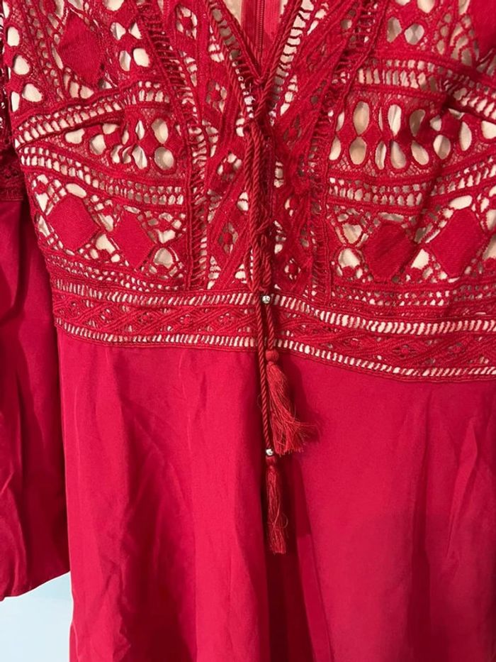 Robe rouge brodée - photo numéro 7