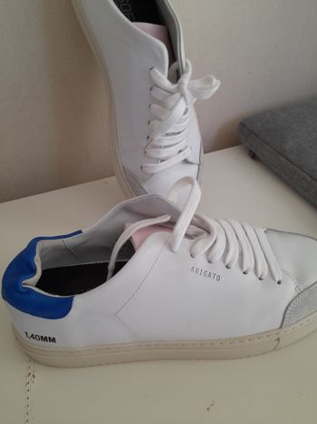 Basket blanche taille 41, marque ARIGATO