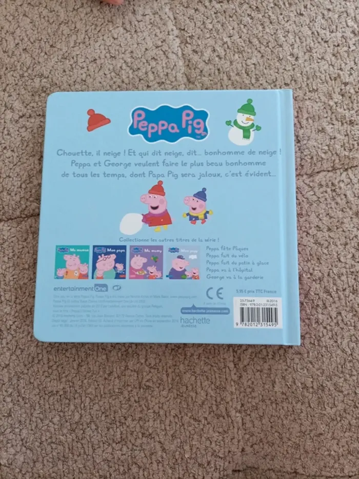 Livre cartonné Peppa pig : Peppa fait un bonhomme de neige - photo numéro 2
