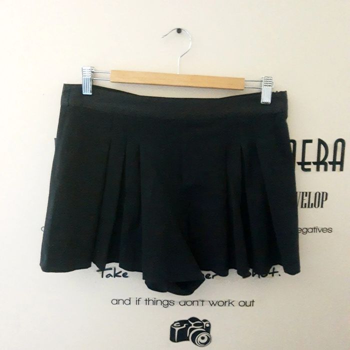 Short noir épais hiver Zara taille M - photo numéro 2