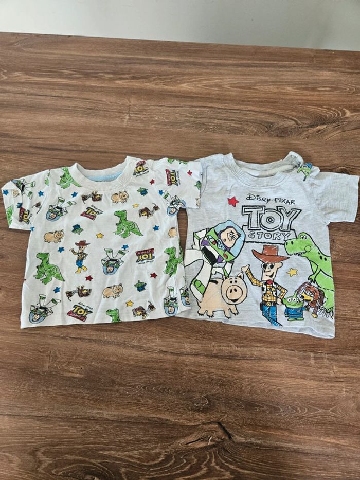 Lot 2 t-shirt toy story taille 3/6 mois