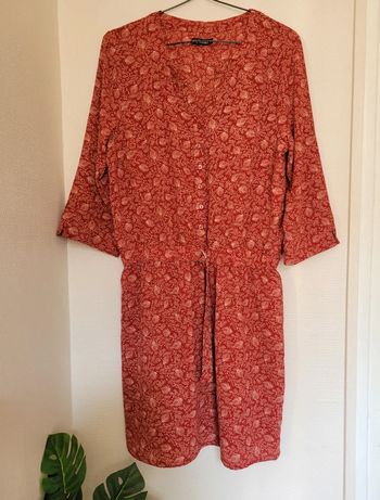 Robe rouge orangé