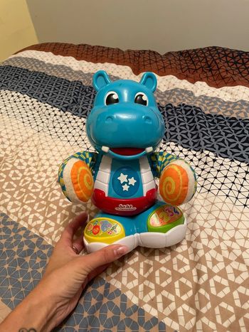 Hippo qui chante et qui danse