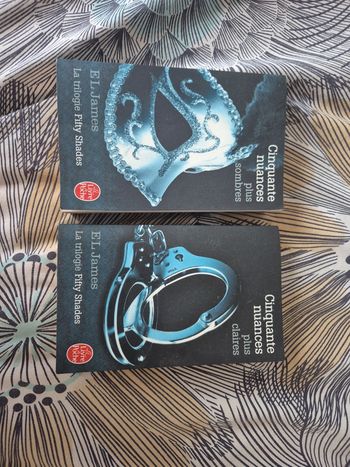 Livres erotiques - cinquante nuances tomes 2 et 3
