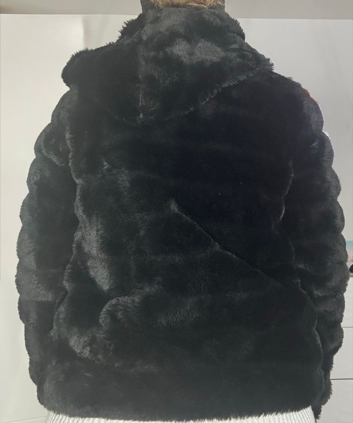Veste en fausse fourrure noire - photo numéro 6