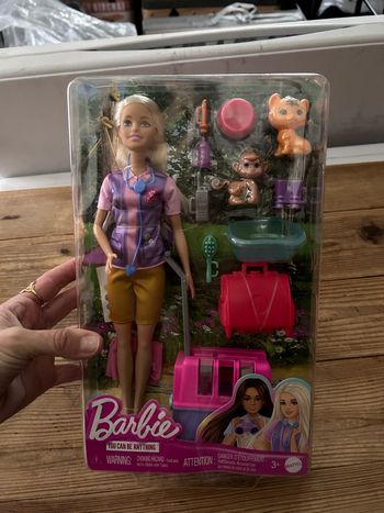 🩺 Poupée Barbie – Vétérinaire