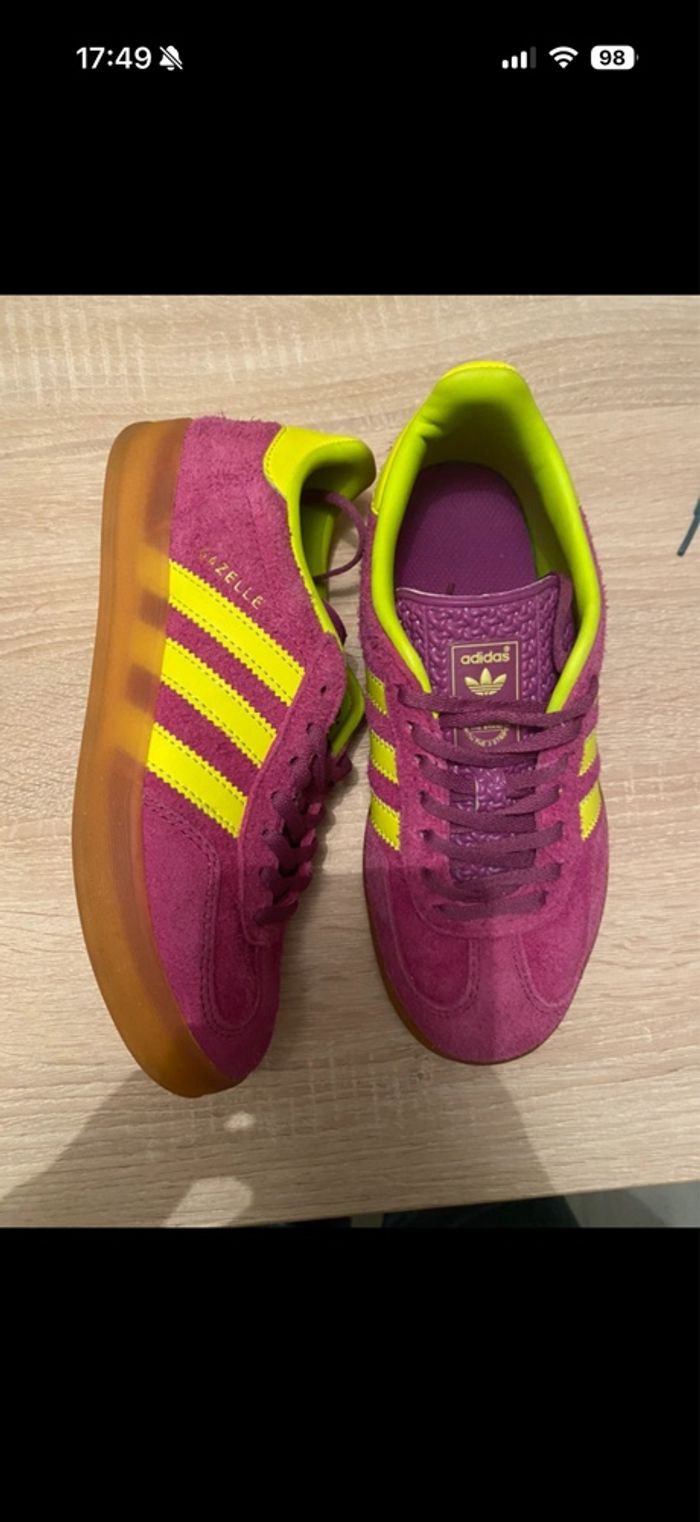 Adidas Gazelle Indoor violette et jaune