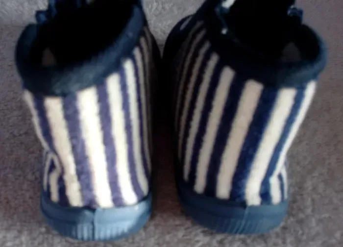 Chaussons bleu & blanc taille 19 (réf perso N20)(familleac72) - photo numéro 5