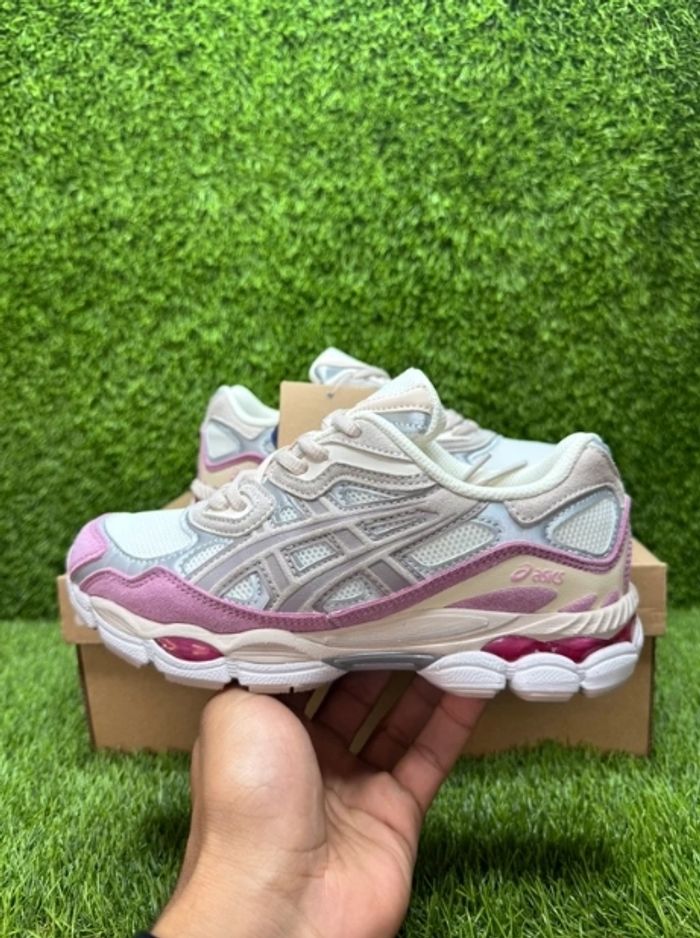 Chaussures de running Asics GEL-NYC, roses, pointure 40 - photo numéro 2