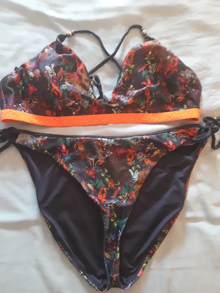 Maillot superdry 2 pièces 42