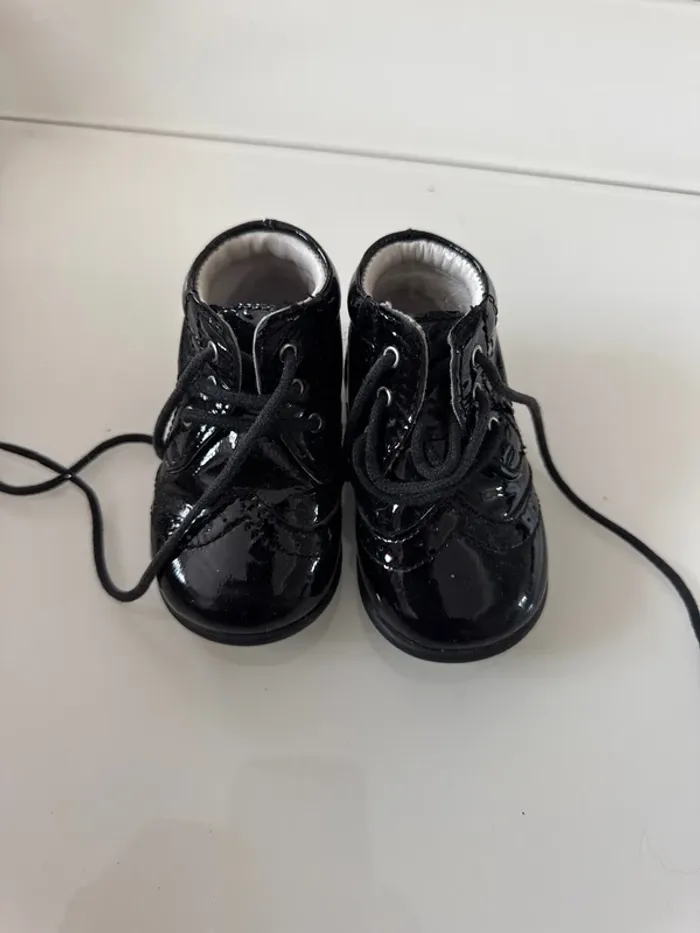 Chaussure en cuire 18