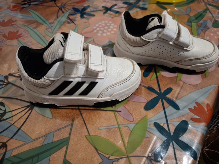 Baskets adidas taille 22