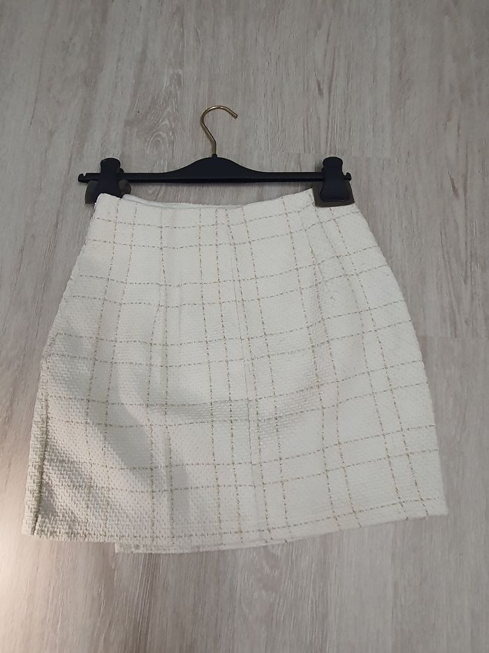 Minijupe tweed blanche bouton argenté - photo numéro 6