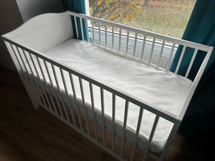 Lit bébé + matelas