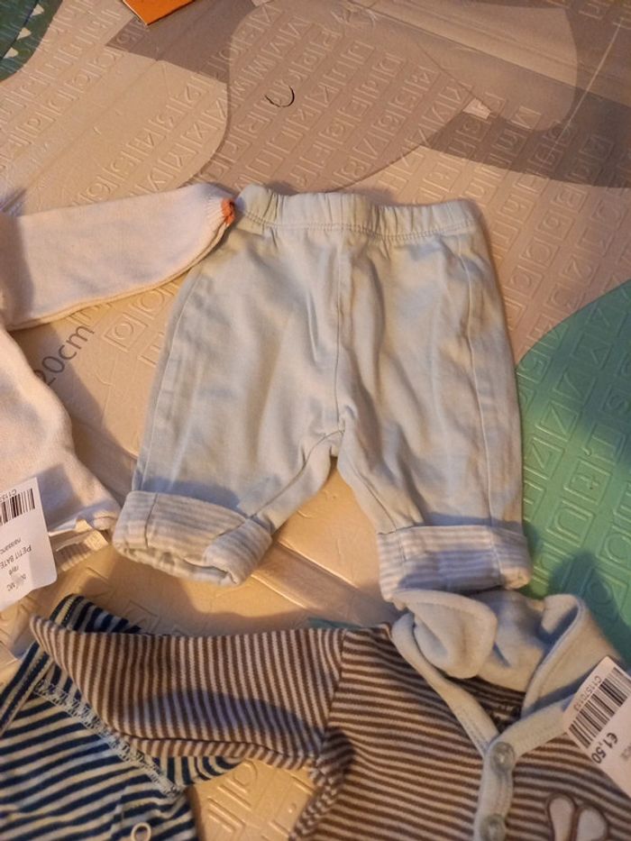 Lot vêtements naissance 0mois - photo numéro 5
