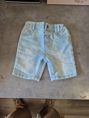 Short jeans