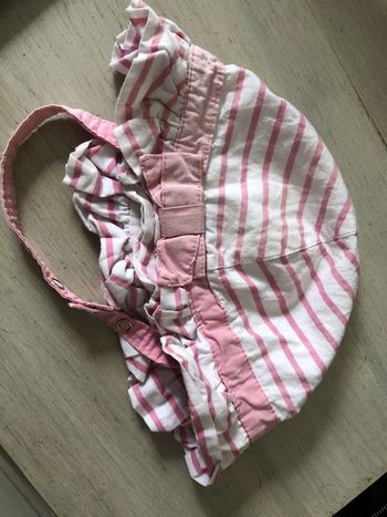 Très joli chapeau fille taille 48 cm