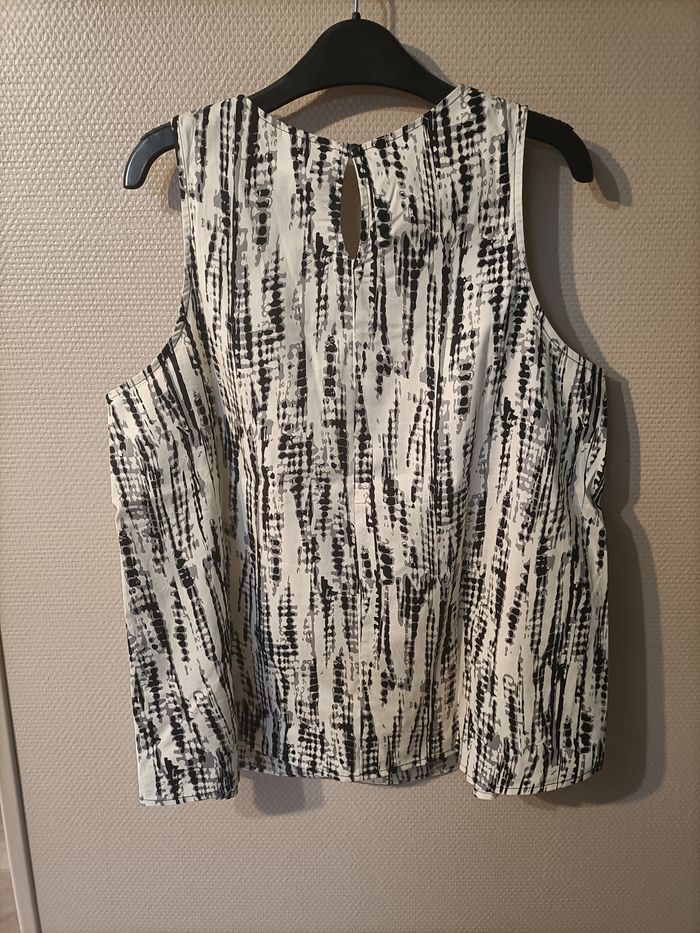 Débardeur crème beige et noir motif ligne verticale - photo numéro 3
