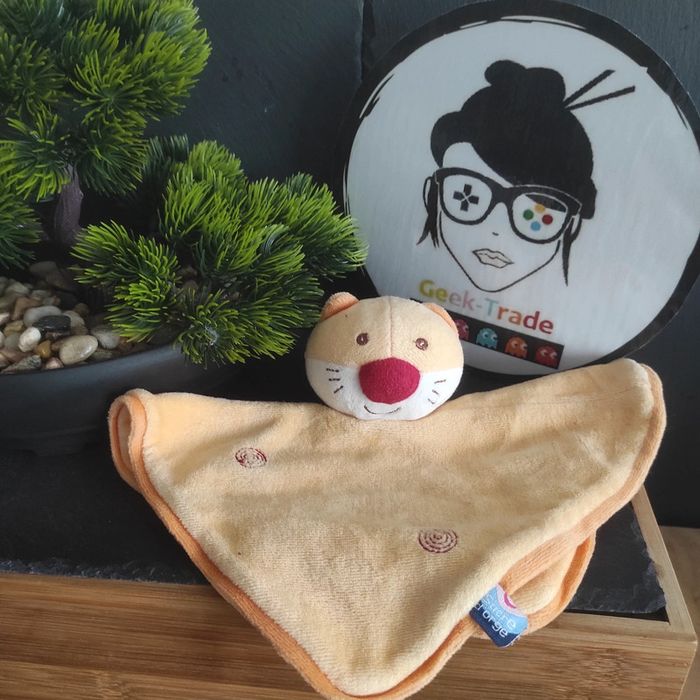 Doudou chat jaune Orange Rouge plat spirales Sucre D'orge #geektradedoudou