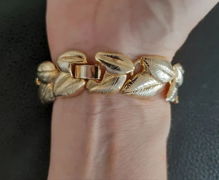 Superbe parure collier, bracelet et boucles d'oreilles assortis motif feuilles en métal doré. - photo numéro 10