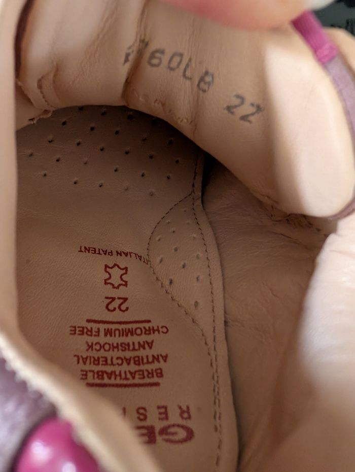 Baskets fille en cuir et autre. Taille 22. Neuf. Geox - photo numéro 7