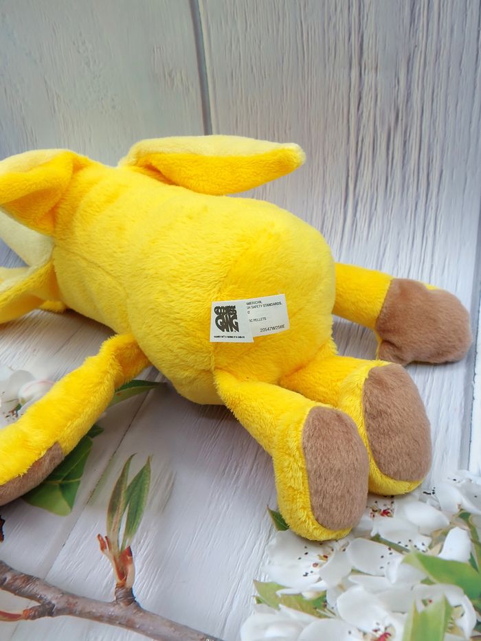 Peluche doudou banane jaune pattes marron Goodness Gang TCC Global 35 cm - photo numéro 3