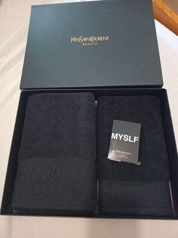 Coffret serviette Yves Saint Laurent