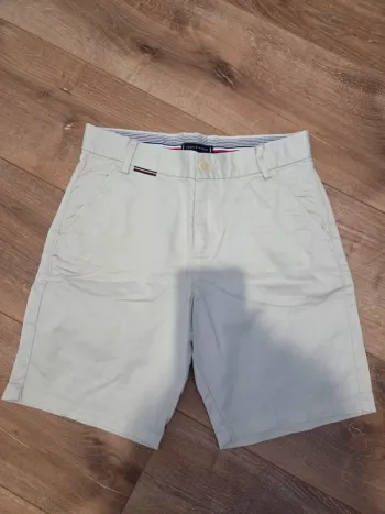 Bermuda Tommy Hilfiger taille 12 ans