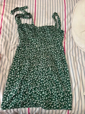 Robe verte fleurs