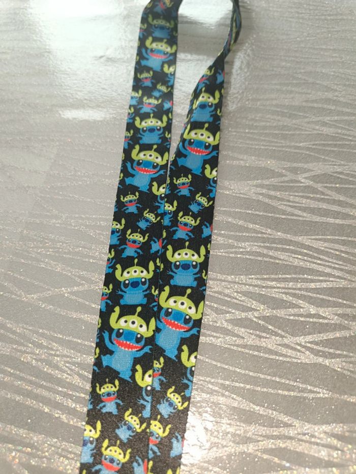 Lanière autour du cou 💙 Stitch Extraterrestre 👽 - photo numéro 2