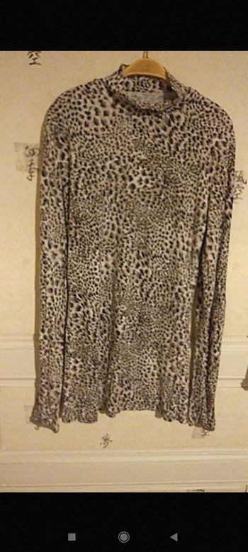 Tee shirt col montant