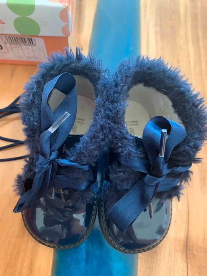 Bottines vernis et fausse fourrure taille 20 - photo numéro 6