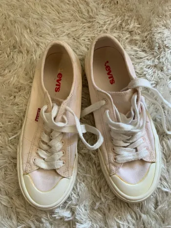 Baskets basses rose clair femme