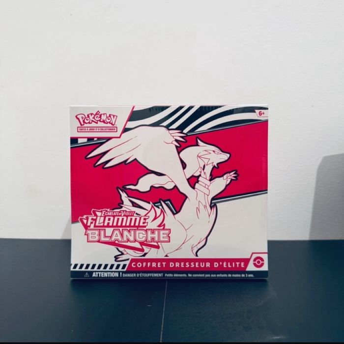 Coffret dresseur d’élite flamme blanche 10.5