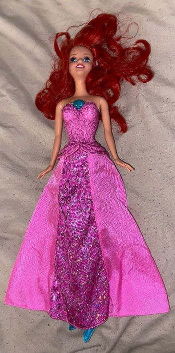Barbie ariel marque disney