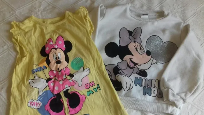 Lot Minnie 4 ans sweat blanc et chemise de nuit jaune