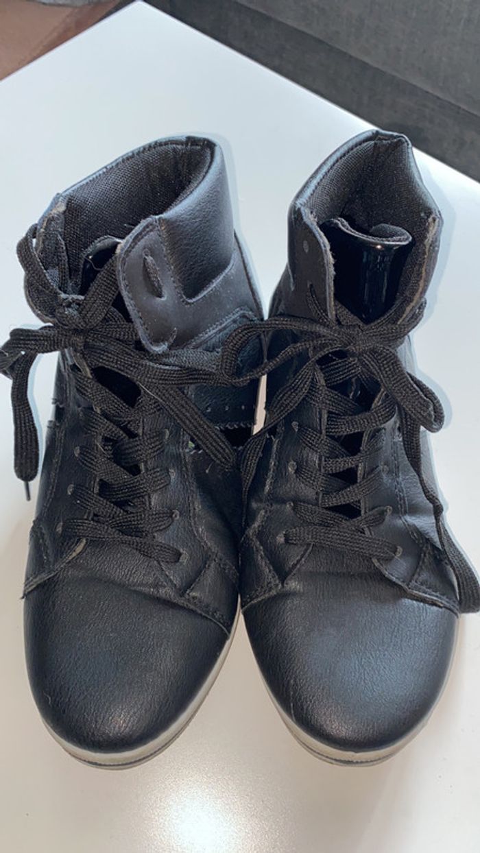 Baskets taille 38 - photo numéro 2