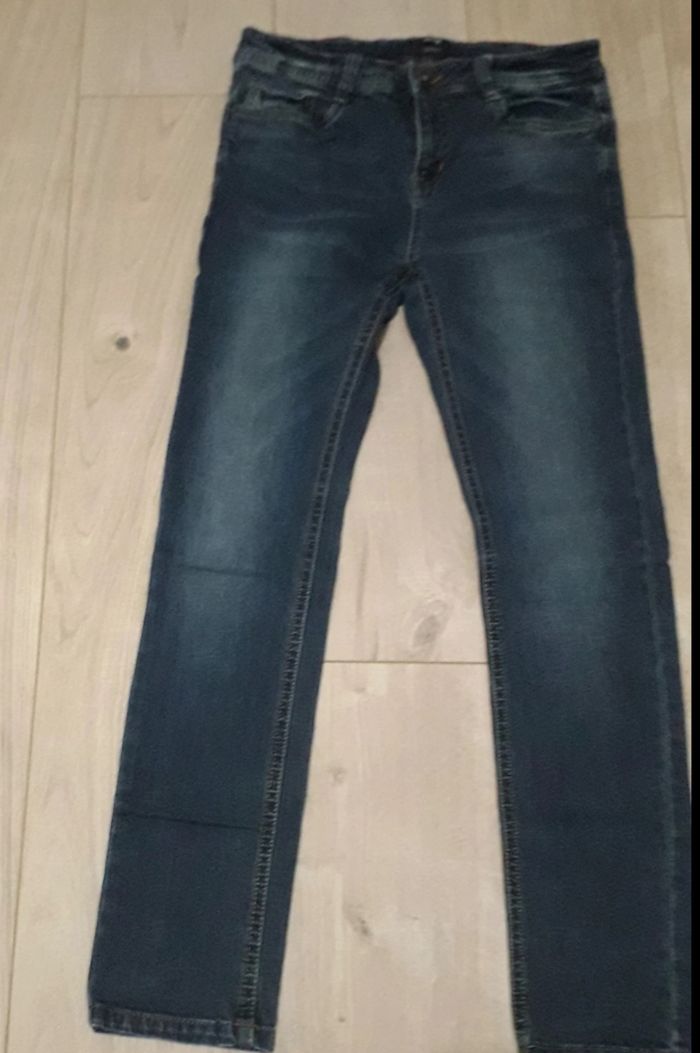 Jeans Kiabi neuf - photo numéro 2