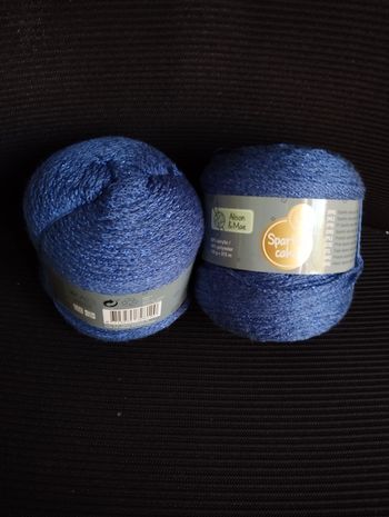 * 2 pelotes bleu brillant Specials Sparkly cake par Alison & Mae