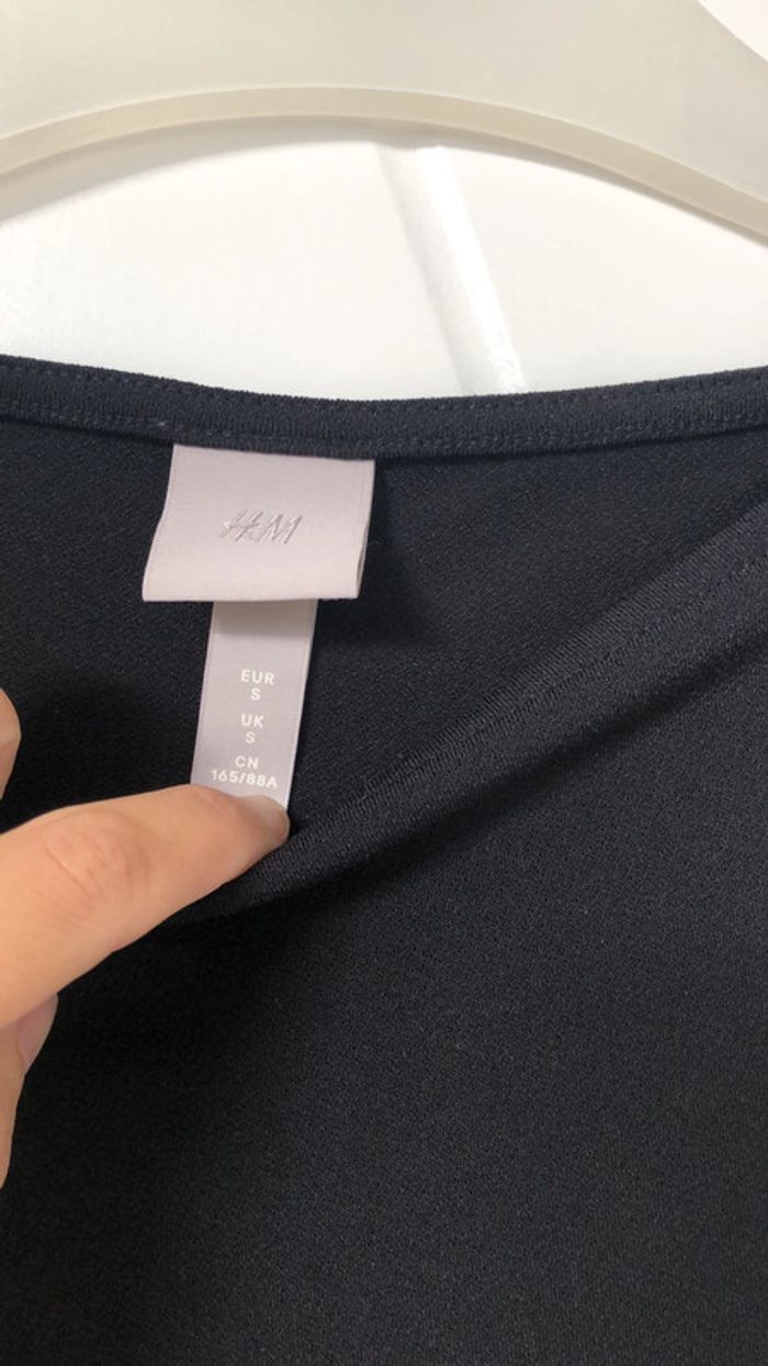 Haut noir H&M - photo numéro 3