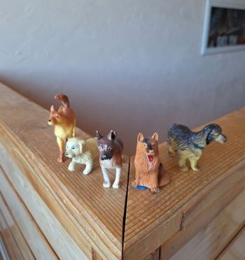 Figurines chiens 