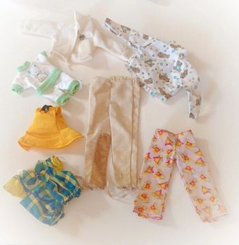 Lot vêtement vintage hasbro mattel delavennat équestre bébé baby robe nounours ours chemise