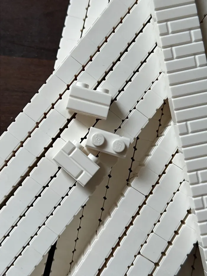 400 Brick Lego, Modified 1 × 2 with Masonry Profile ref 98283 White - photo numéro 3