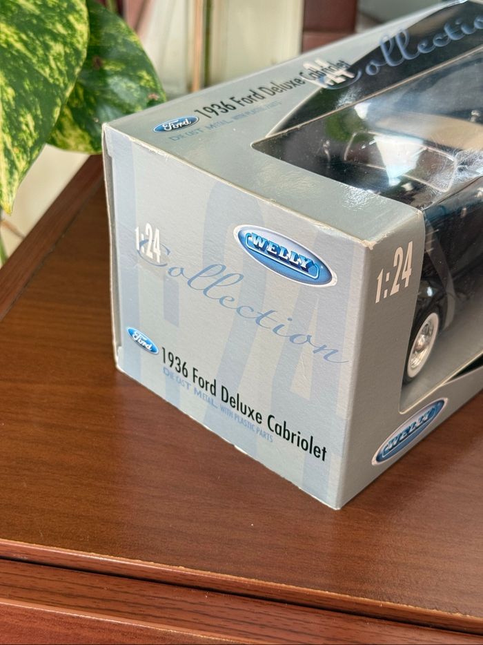 Welly - 1936 Ford Deluxe Cabriolet (1:24) - photo numéro 3