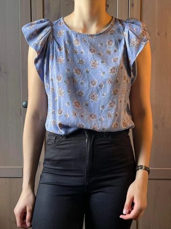 T-shirt H&M bleu à fleur