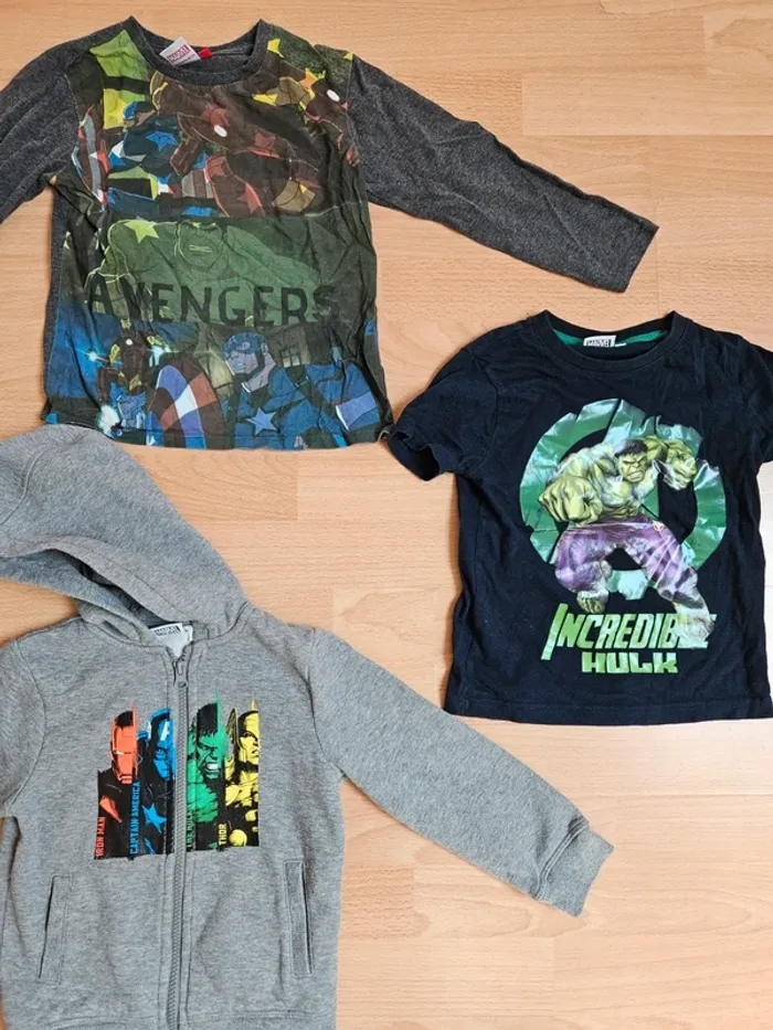 Lot 4 ans garçon 3 vêtements marvel - photo numéro 2