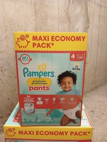 Couche pampers pants bébé taille 4
