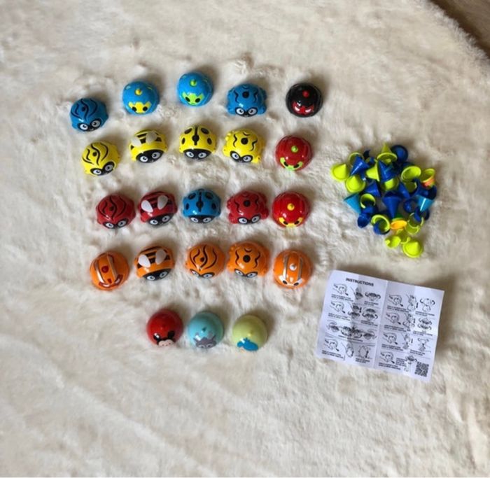 Lot de 23 voitures toupies Spinzals - 20 classiques et 3 Disney - aucun double - photo numéro 2